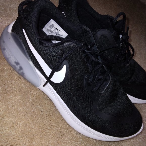 Women Nike Shoes - Picture 1 of 5